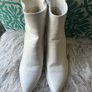 Dream Pairs White Heeled Boots